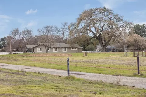 Exterior - 2015 Trumar Ln, Gilroy, CA 95020 photo 6 of 9