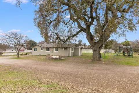 Exterior - 2015 Trumar Ln, Gilroy, CA 95020 photo 5 of 9