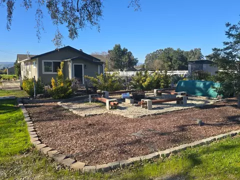 Exterior - 2015 Trumar Ln, Gilroy, CA 95020 photo 7 of 9