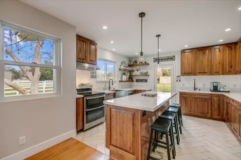 Kitchen - 2015 Trumar Ln, Gilroy, CA 95020 photo 1 of 5