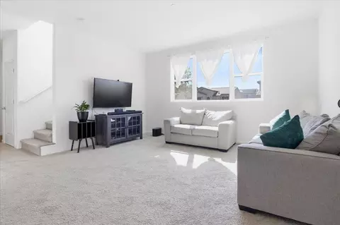 Living - 704 Gabilan Dr, Soledad, CA 93960 photo 2 of 2
