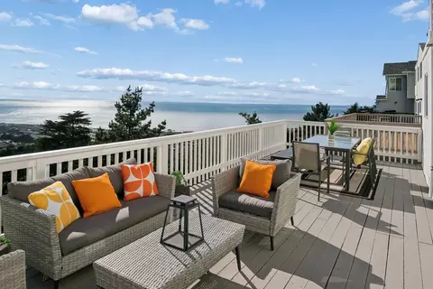 170 Beachview Ave, Pacifica, CA 94044