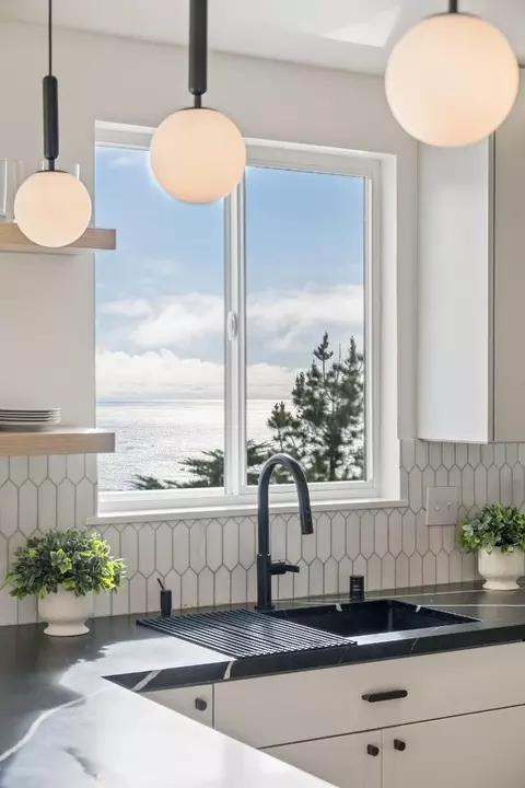 Kitchen - 170 Beachview Ave, Pacifica, CA 94044 photo 4 of 12
