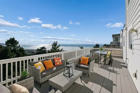 170 Beachview Ave, Pacifica, CA 94044