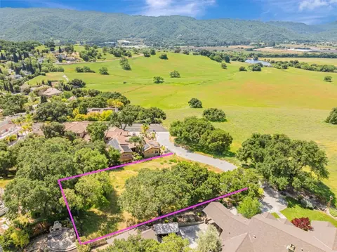 2391 Mantelli Dr, Gilroy, CA 95020