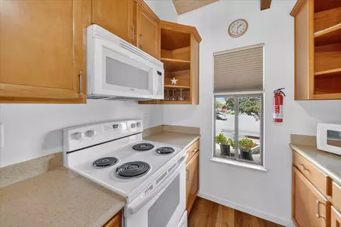 Kitchen - 166 Kern St 26, Salinas, CA 93905 photo 4 of 4