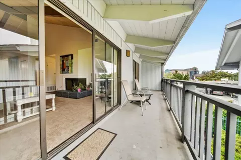Exterior - 166 Kern St 26, Salinas, CA 93905 photo 1 of 1