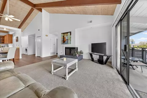 Living - 166 Kern St 26, Salinas, CA 93905 photo 3 of 3