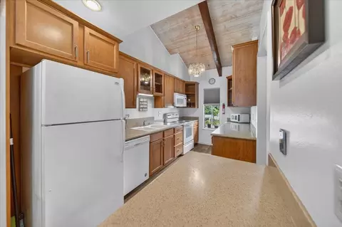 Kitchen - 166 Kern St 26, Salinas, CA 93905 photo 3 of 4
