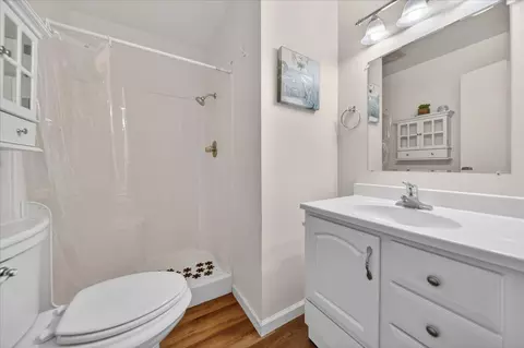 Bath - 166 Kern St 26, Salinas, CA 93905 photo 1 of 3