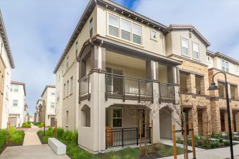 922 Loyola Ln, Morgan Hill, CA 95037