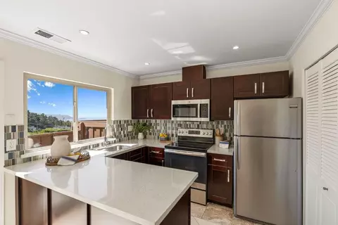 Kitchen - 627 Hickey Blvd D, Pacifica, CA 94044 photo 1 of 2