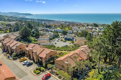 627 Hickey Blvd D, Pacifica, CA 94044