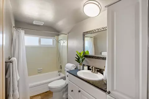 Bath - 22700 Picador Dr, Salinas, CA 93908 photo 3 of 4