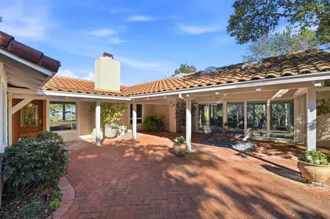 19601 Canon Dr, Los Gatos, CA 95030