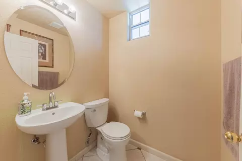 Bath - 1910 Whitman St, Salinas, CA 93906 photo 1 of 5