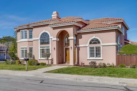 21031 Hazelbrook Dr, Cupertino, CA 95014