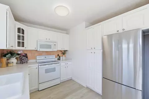 Kitchen - 1550 Clear Lake Ave, Milpitas, CA 95035 photo 2 of 2