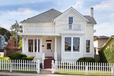 226 Willow St, Pacific Grove, CA 93950