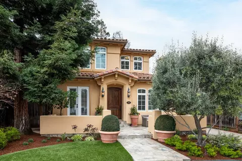 935 Lundy Ln, Los Altos, CA 94024