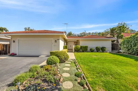1124 Elmsford Dr, Cupertino, CA 95014
