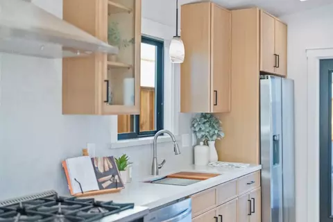 Kitchen - 604 Oak Dr, Capitola, CA 95010 photo 3 of 7
