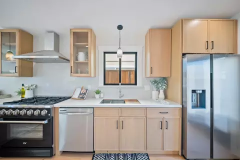 Kitchen - 604 Oak Dr, Capitola, CA 95010 photo 4 of 7