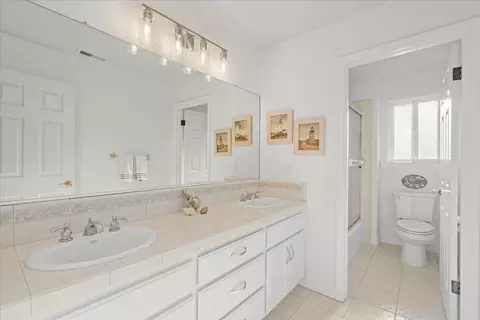 Bath - 2045 Rockrose Ct, Gilroy, CA 95020 photo 4 of 4