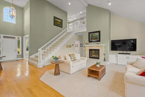 Living - 2045 Rockrose Ct, Gilroy, CA 95020 photo 3 of 7