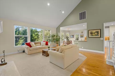 Living - 2045 Rockrose Ct, Gilroy, CA 95020 photo 4 of 7