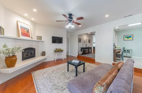 Living - 58 Young Dr, Salinas, CA 93901 photo 2 of 3