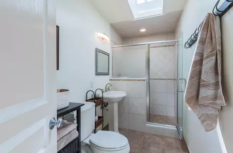Bath - 58 Young Dr, Salinas, CA 93901 photo 3 of 3