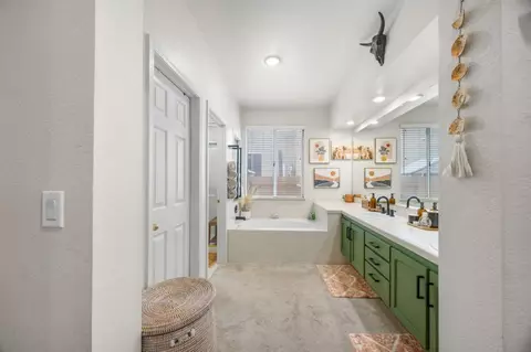 Bath - 2430 Bodega Ct, Discovery Bay, CA 94505 photo 2 of 2