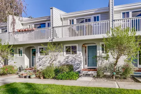 447 Oak Ave, Redwood City, CA 94061