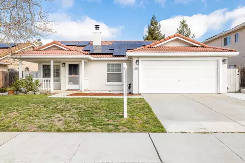 1940 Sycamore Ct, Hollister, CA 95023
