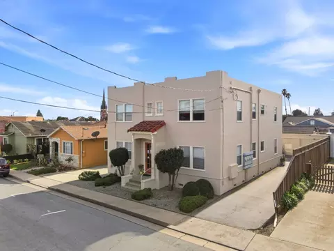 15 Eastern Dr, Watsonville, CA 95076