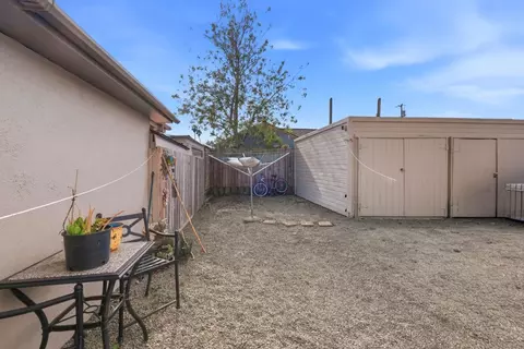 Exterior - 15 Eastern Dr, Watsonville, CA 95076 photo 4 of 9