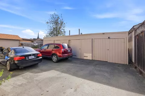 Exterior - 15 Eastern Dr, Watsonville, CA 95076 photo 6 of 9