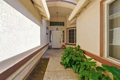 Entry Way - 3882 Pintail Ct, Merced, CA 95340 photo 1 of 1