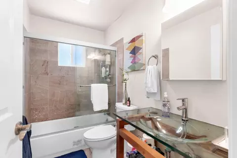 Bath - 722 Gleneagle Ave, Hayward, CA 94544 photo 3 of 4