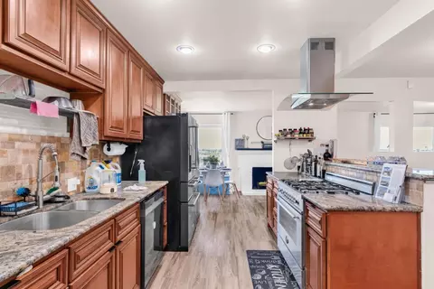 Kitchen - 722 Gleneagle Ave, Hayward, CA 94544 photo 4 of 4