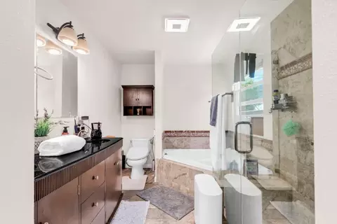 Bath - 722 Gleneagle Ave, Hayward, CA 94544 photo 1 of 4