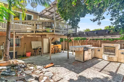 Exterior - 722 Gleneagle Ave, Hayward, CA 94544 photo 8 of 11
