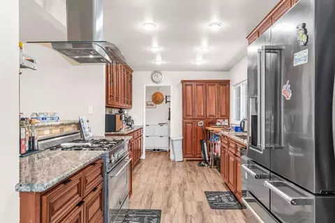 Kitchen - 722 Gleneagle Ave, Hayward, CA 94544 photo 2 of 4