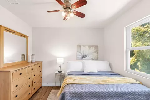 Bedroom - 722 Gleneagle Ave, Hayward, CA 94544 photo 8 of 9
