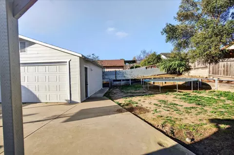 Exterior - 123 Prado St, Salinas, CA 93906 photo 7 of 13