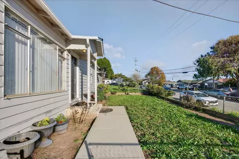 Exterior - 123 Prado St, Salinas, CA 93906 photo 4 of 13
