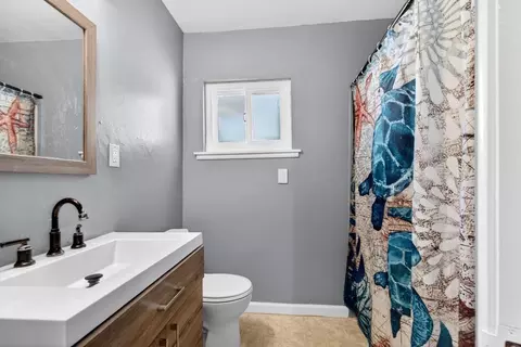 Bath - 123 Prado St, Salinas, CA 93906 photo 1 of 2