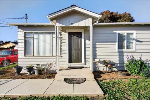 Exterior - 123 Prado St, Salinas, CA 93906 photo 5 of 13