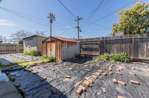 Exterior - 1489 Lassen Ave, Salinas, CA 93906 photo 4 of 5